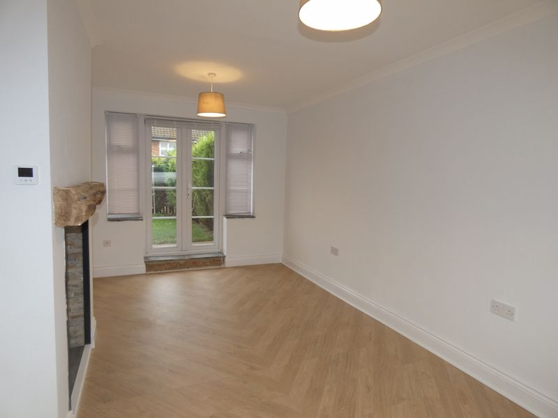 Lounge- click for photo gallery